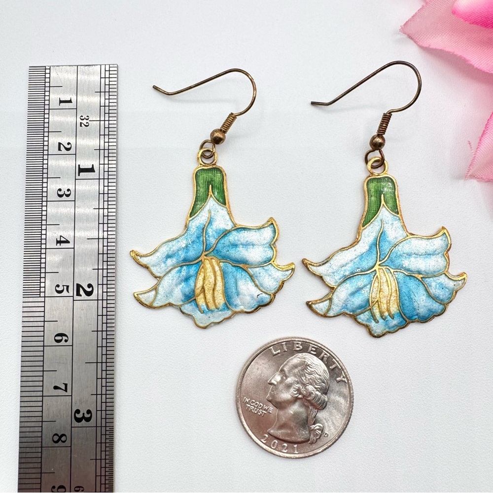 Vintage Cloisonné Blue Lily Dangle Earrings Cottagecore Grannycore Romantic - Picture 4 of 6
